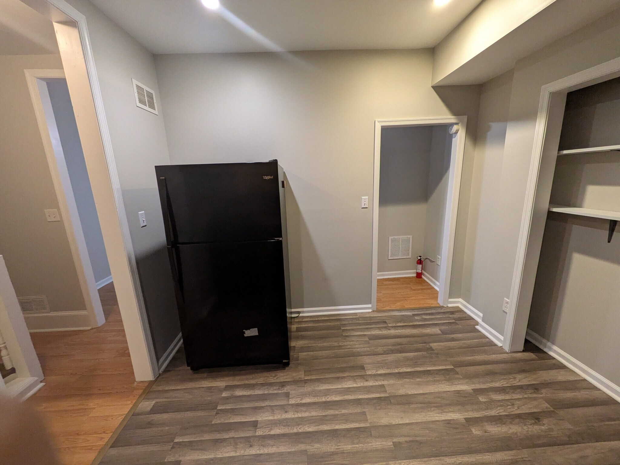 Building Photo - 653 Chain St