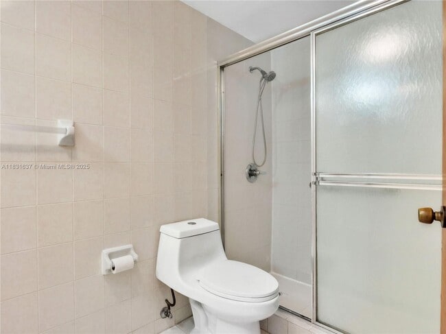 Building Photo - 555 SW 67th Ave