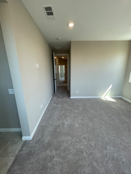 Building Photo - 2195 Bluestone Cir