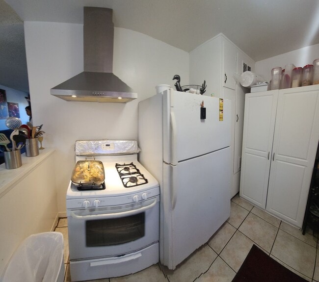 Building Photo - Great 3 bedroom 2 bath home in SLO for rent