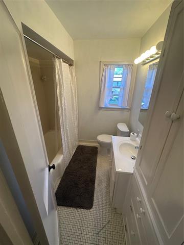 Building Photo - 6341 Bordeaux Ave