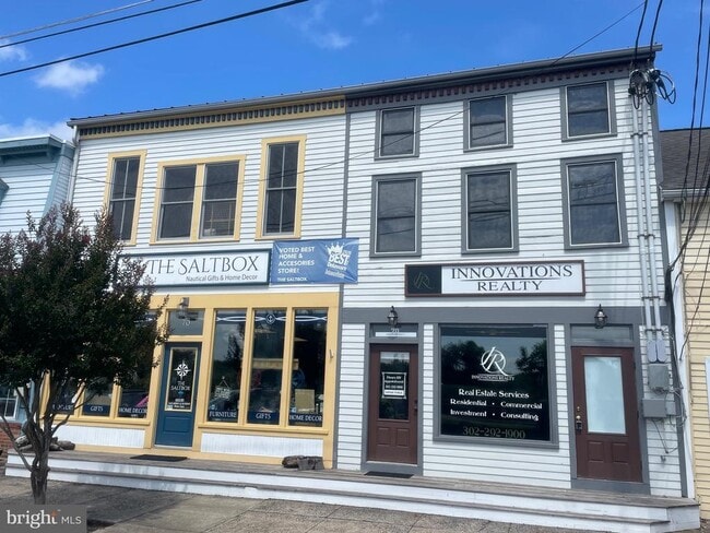 Building Photo - 70 Clinton St