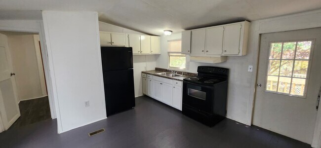 Building Photo - 8364 Cedar St