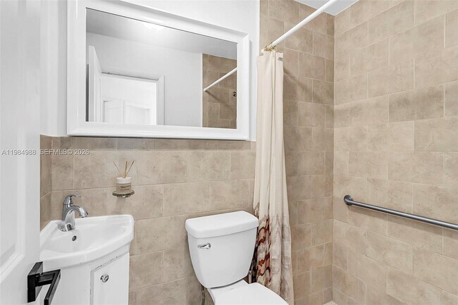 Building Photo - 11640 SW 99th Ct