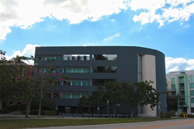 Building Photo - 2694 Inagua Ave