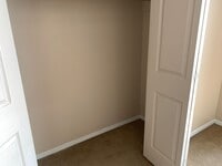 Building Photo - 2 bedroom 2 bath town home in a gated comm...