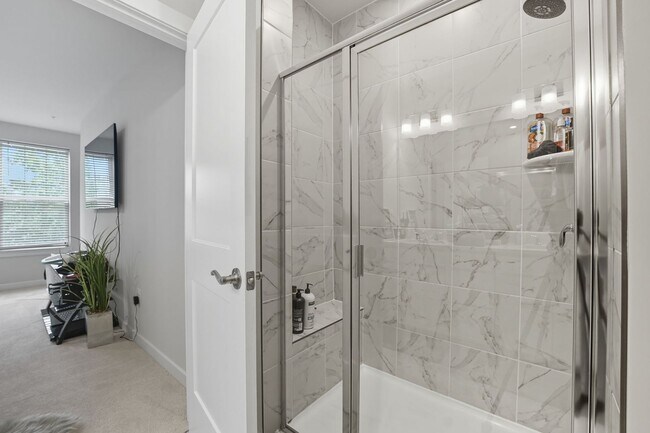 Building Photo - 707 Thomas Ln