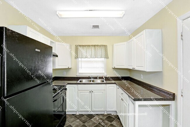 Building Photo - 505 Mastin Lk Rd NW