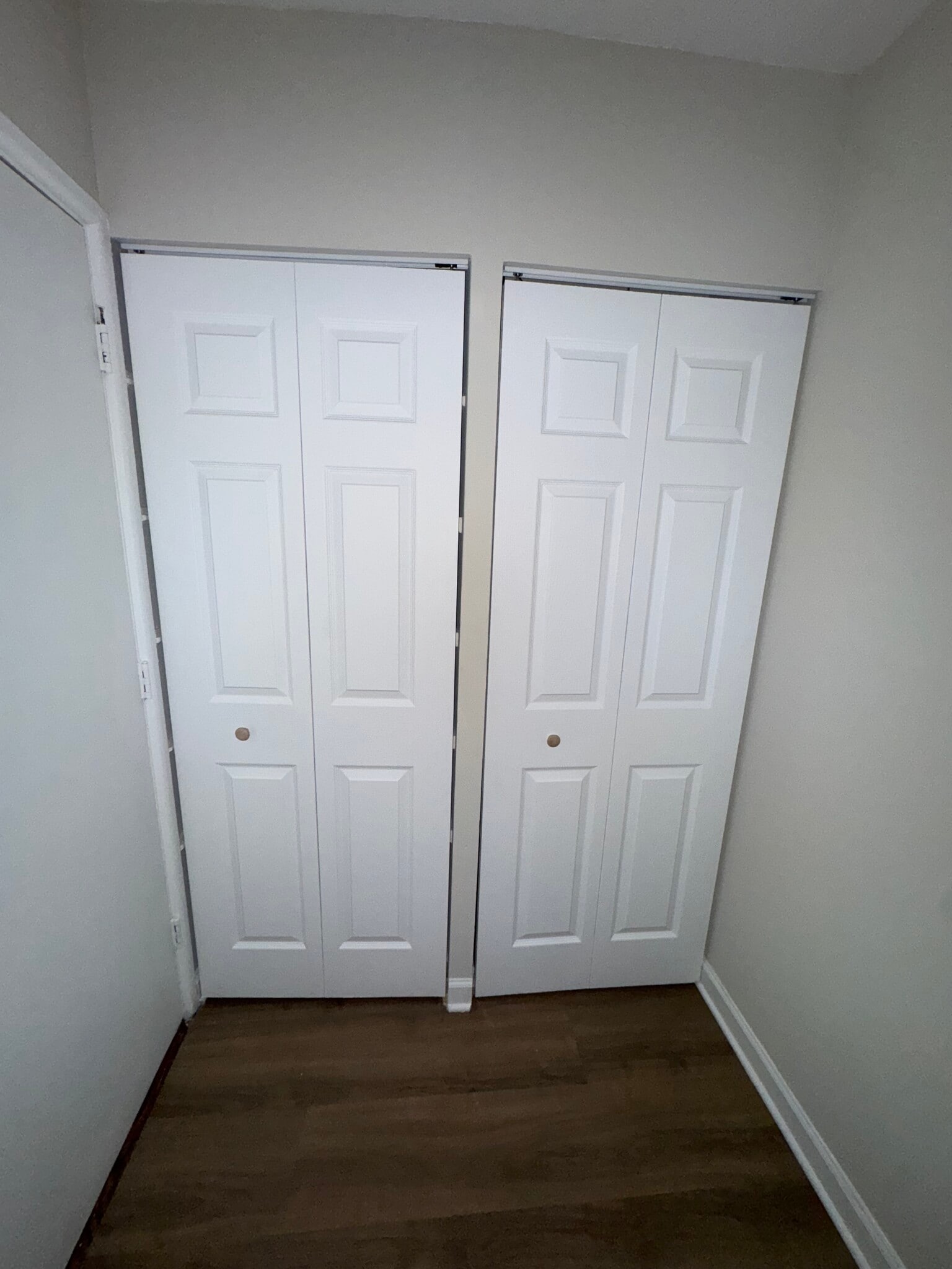 Building Photo - 5919 N Kenmore Ave