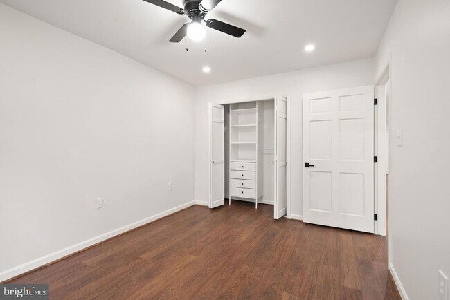 Building Photo - 7256 Glen Hollow Ct