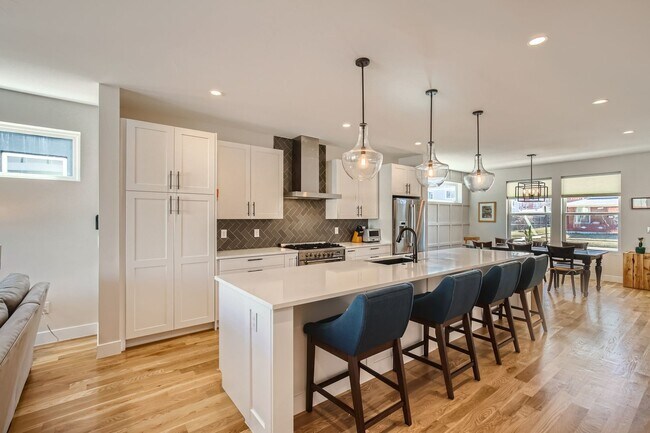 Primary Photo - New Build 3 BDR Townhome in Highlands