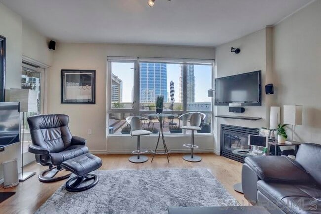 Building Photo - 1240 India St