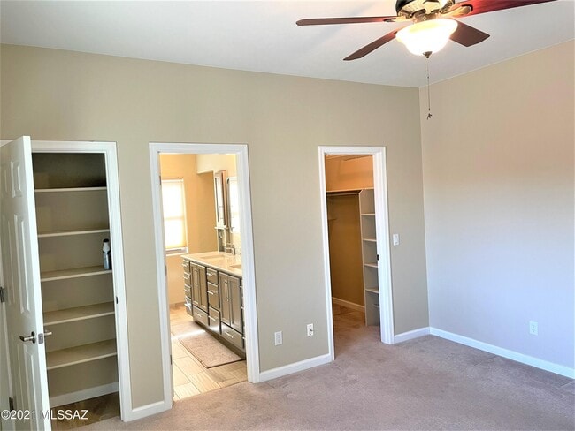 Building Photo - 5579 W Dove Loft Dr
