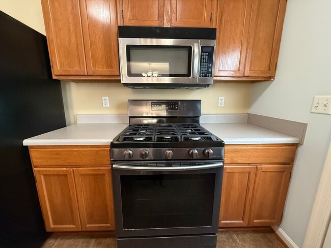 Building Photo - 504 9th St SW