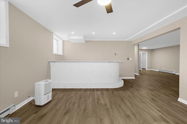 Building Photo - 7643 Paradise Beach Rd