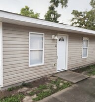 Building Photo - 624 College Ave