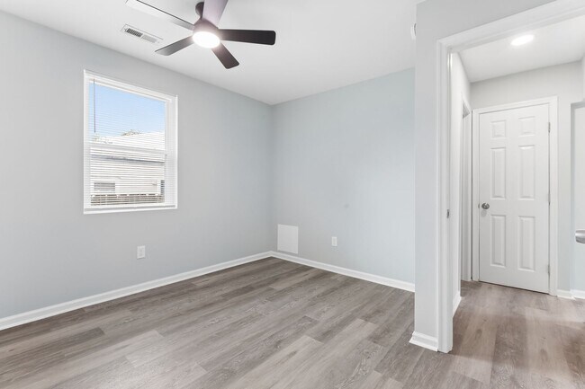 Building Photo - 9614 17th Bay St