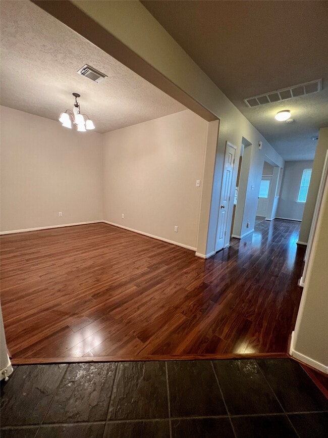 Building Photo - 7535 Park Bend Ln