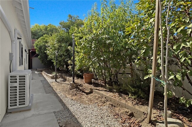 Building Photo - 23393 Schoolcraft St