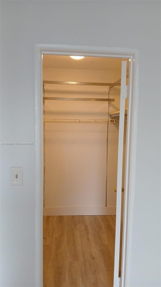 Building Photo - 9682 Fontainebleau Blvd