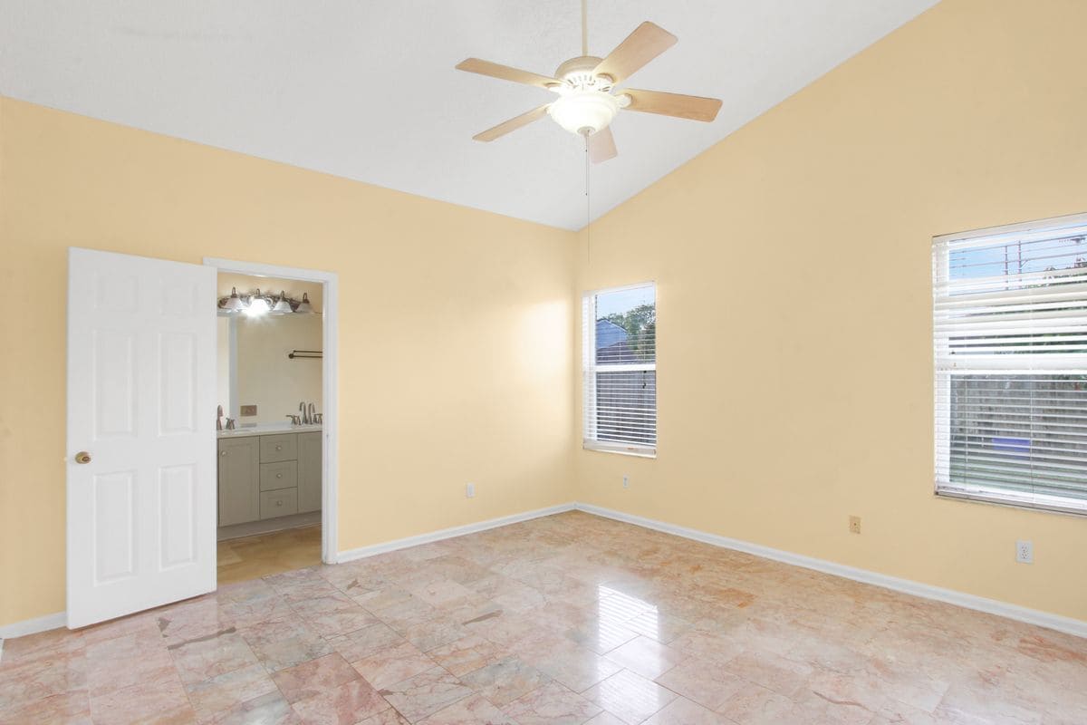 Building Photo - 126 N Weathersfield Ave