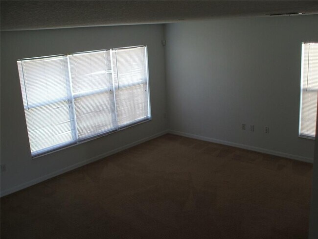 Building Photo - 2872 Paynes Prairie Cir