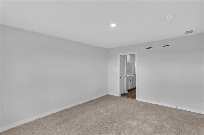 Building Photo - 126 Scotland Ln
