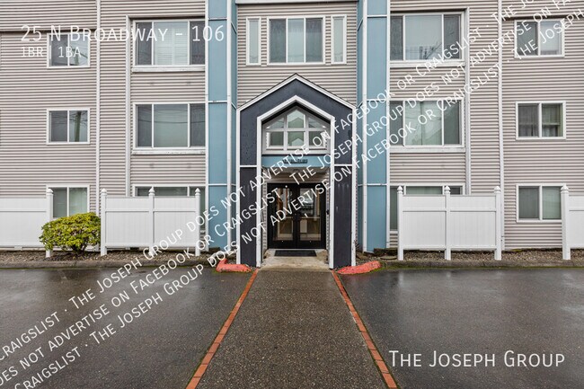 Primary Photo - 25 N Broadway-106