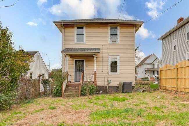 Building Photo - 3 Bedroom Home in Highland Park ***Availab...
