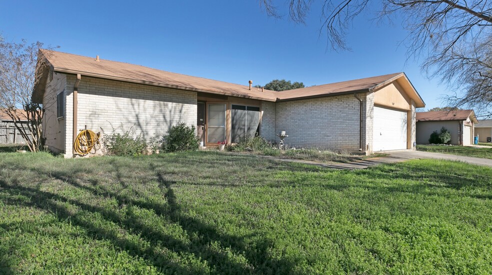 Building Photo - 5207 Tom Stafford Dr