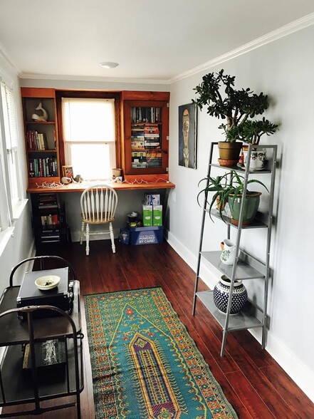 Building Photo - 318 School St