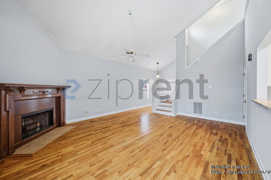 Building Photo - 2236 Raven Cir