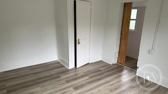 Building Photo - 627 W 48th St