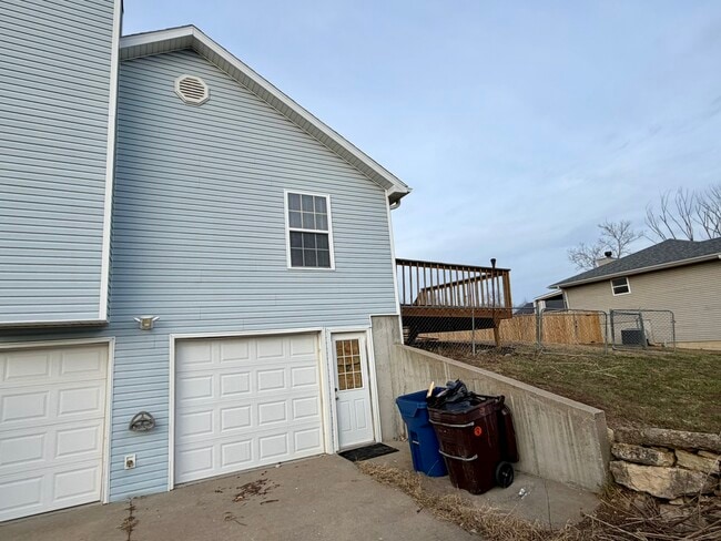 Building Photo - 571 SE 115th Rd