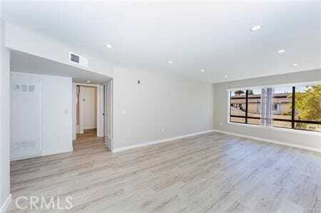 Building Photo - 835 E Lomita Ave