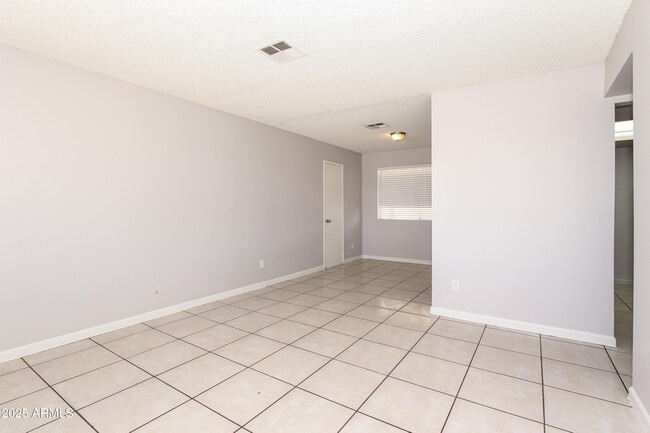 Building Photo - 8435 W Heatherbrae Dr
