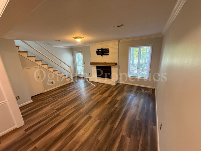 Building Photo - 2000 Ridge Brook Ct