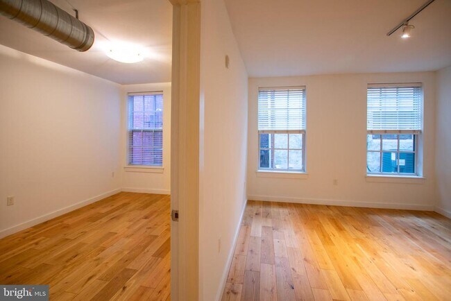 Building Photo - 224 Church St