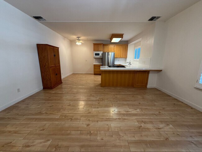 Building Photo - Downtown Templeton (3/2) - Must See!!