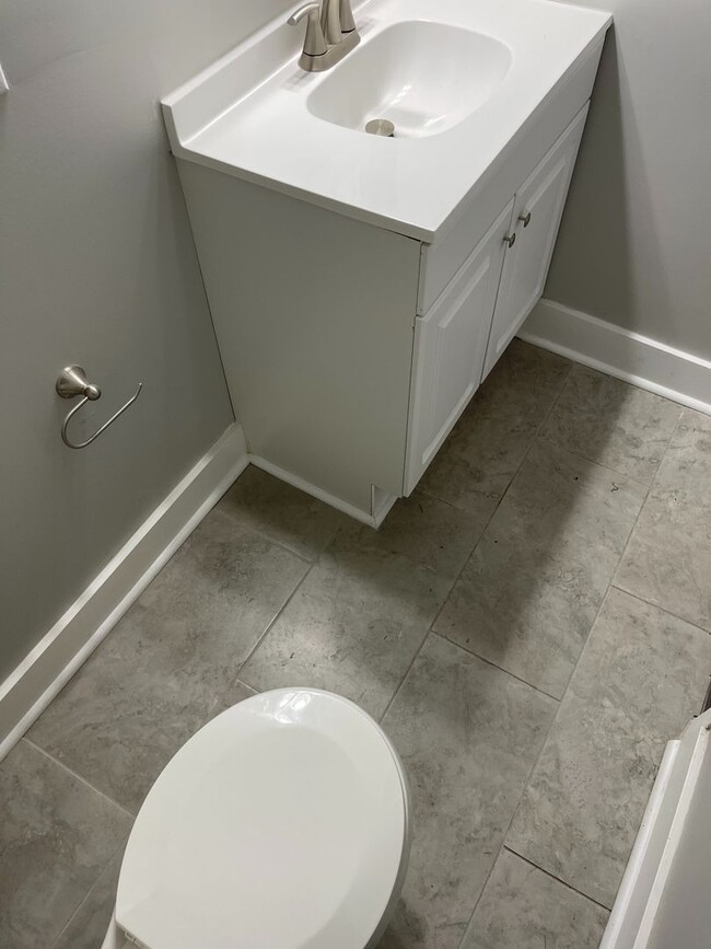 Building Photo - 117-119 Innis