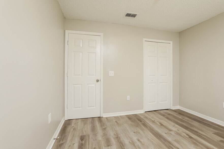 Building Photo - 1614 Sunset View Cir