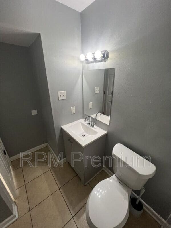 Building Photo - 5149 Baker Blvd