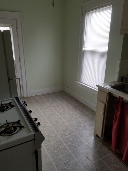 kitchen view 2 - 2535 Summit Street