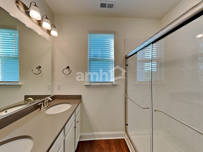 Building Photo - 147 Hazel Pk Dr