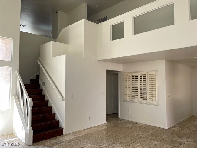 Building Photo - 4364 Mesa Hill Dr