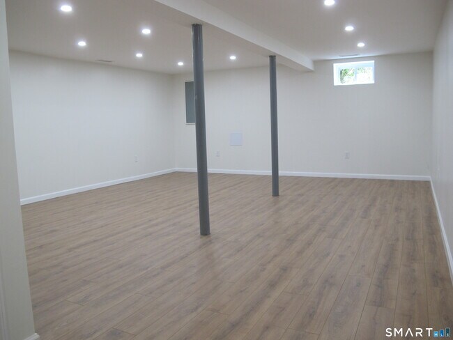Building Photo - 22 Hastings Ln