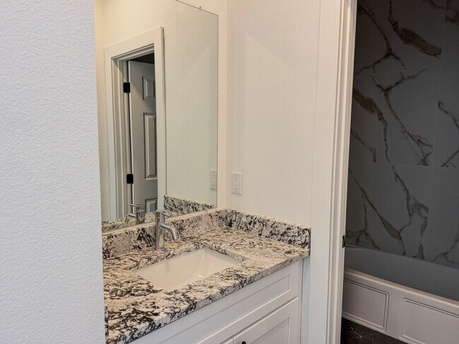 Building Photo - 340 Lucy Rd