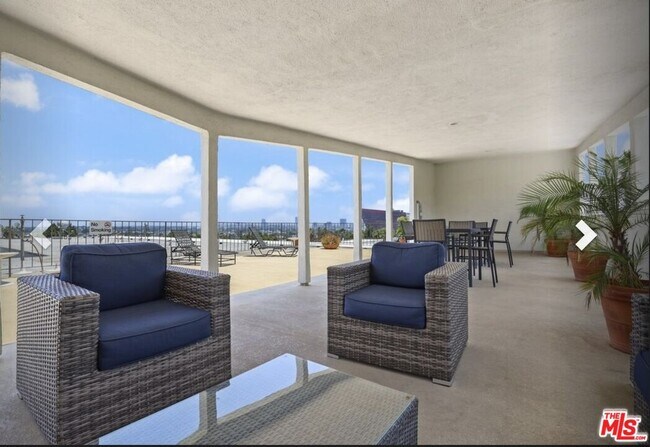 Building Photo - 960 Larrabee St