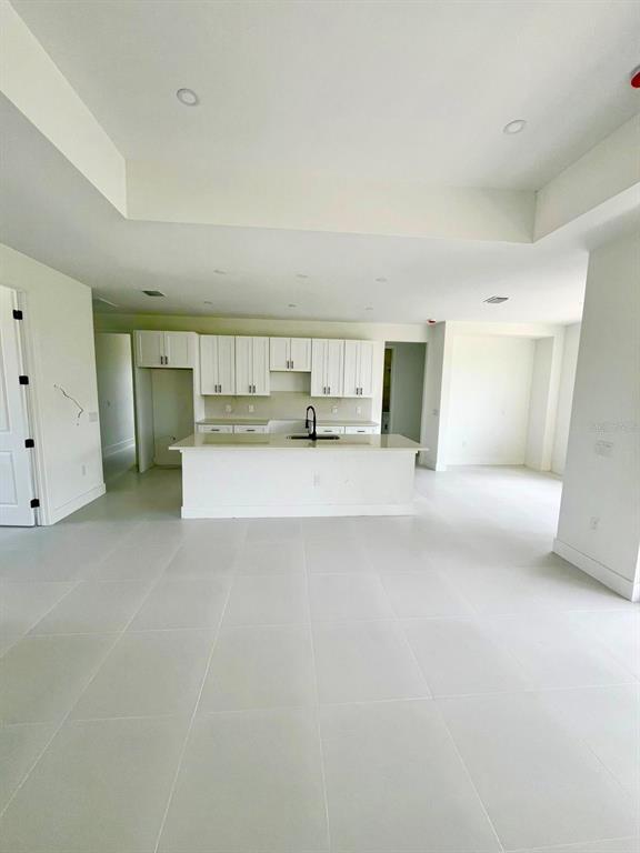 Building Photo - 1043 Brenton Ave