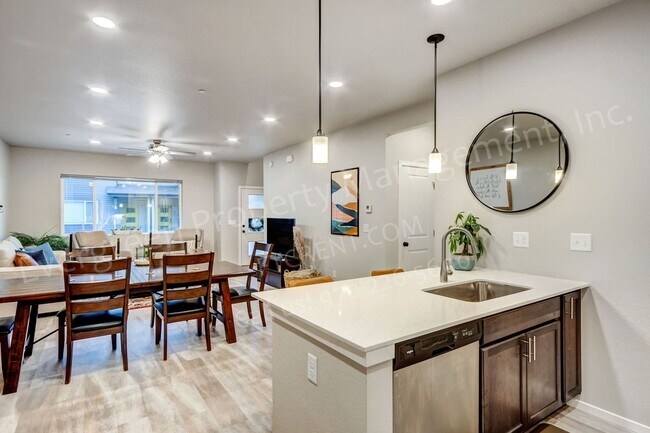 Building Photo - 3 bed, 3 bath in Fort Collins